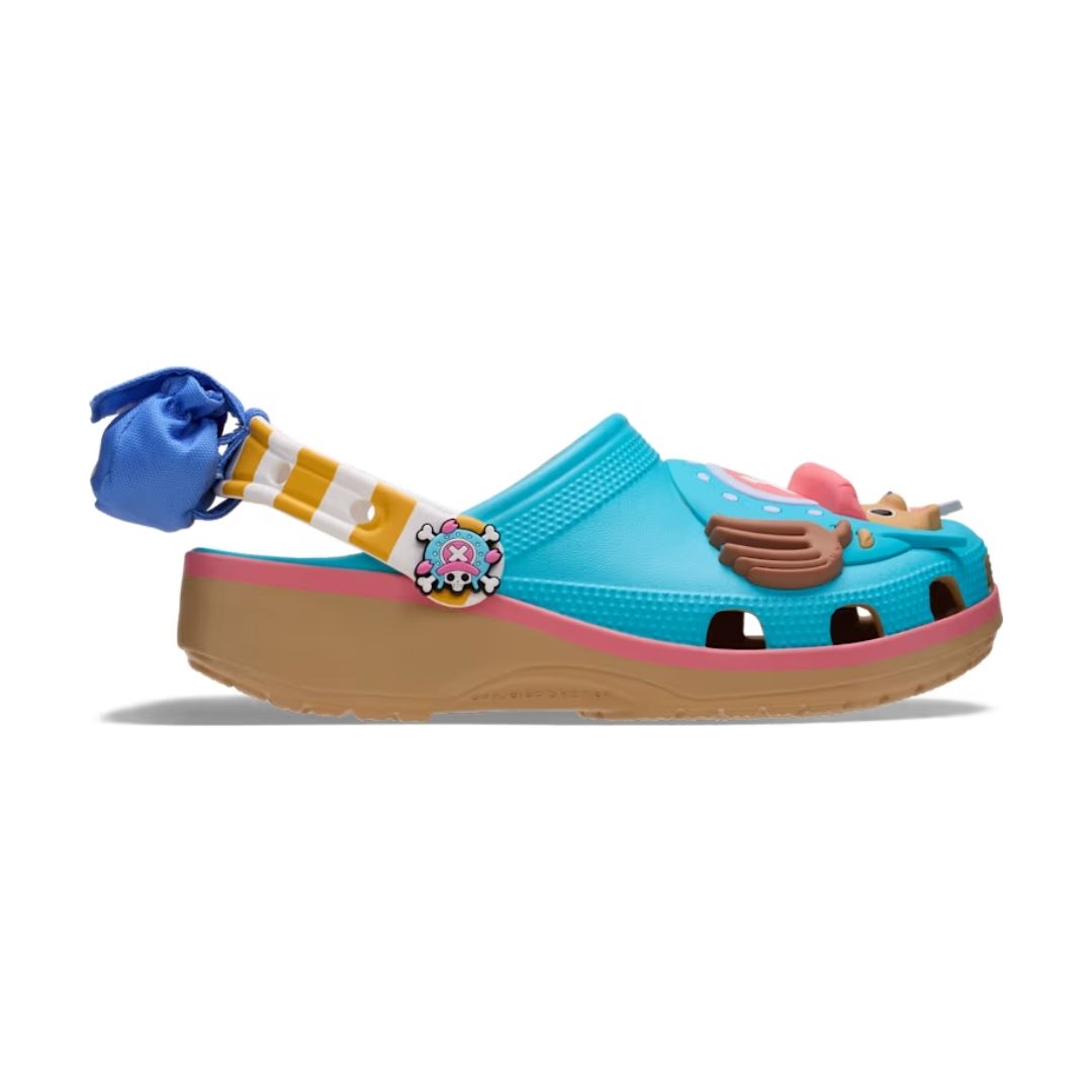 Sandal Crocs ONE PIECE Chopper Classic Clog Dewasa dengan Detail Ikonik