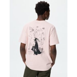 Kaos Uniqlo Kaguya-sama Love is War Manga UT Shueisha Edition Pink Kaos Uniqlo Kaguya-sama Love is War Manga UT Shueisha Edition Pink