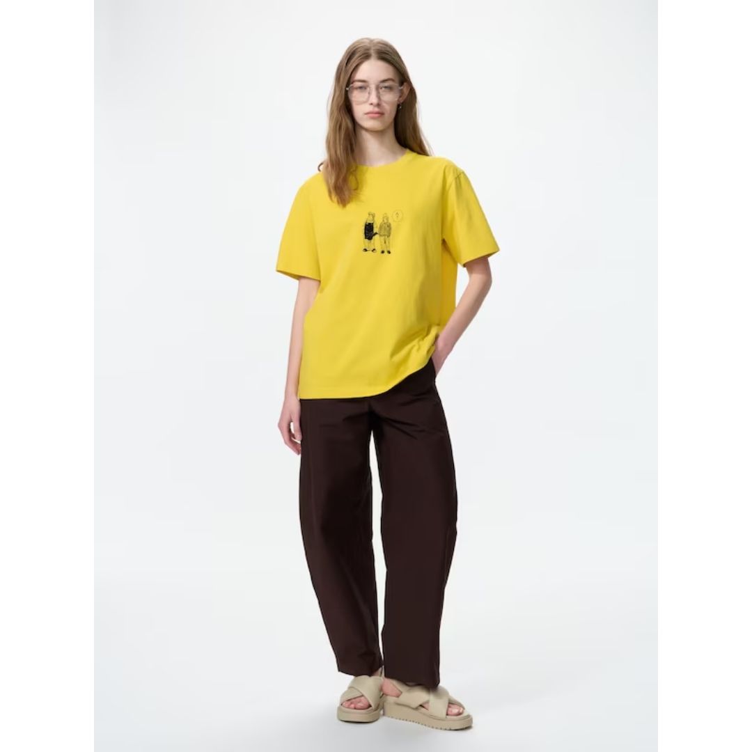 Kaos Uniqlo Sakamoto Days Yellow Manga UT Shueisha Edition Kaos Uniqlo Sakamoto Days Yellow Manga UT Shueisha Edition
