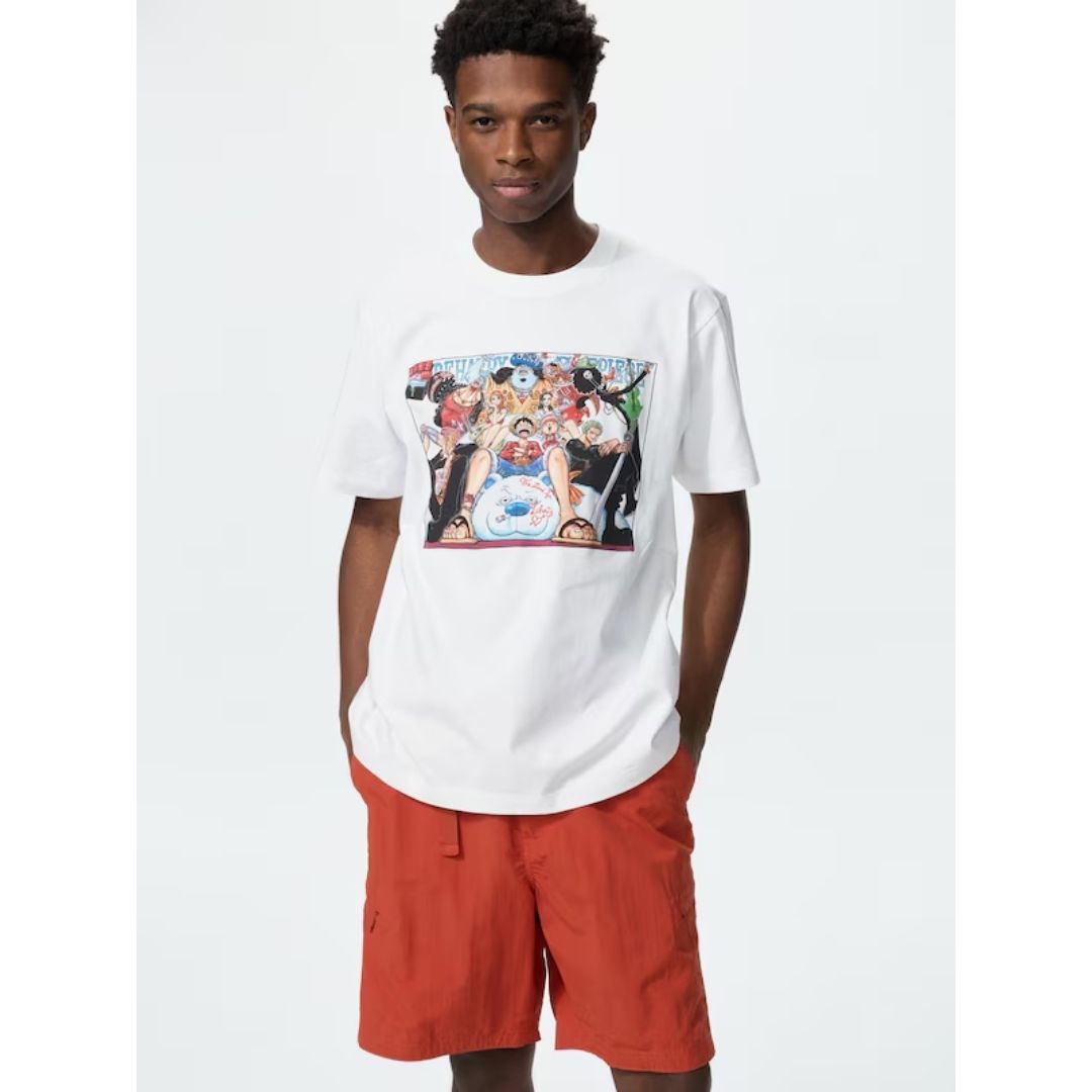 Kaos Uniqlo One Piece Group White Manga UT Shueisha Edition Kaos Uniqlo One Piece Group White Manga UT Shueisha Edition