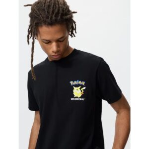 Kaos Uniqlo Pokemon Pikachu Black UT 30th Anniversary Edition Kaos Uniqlo Pokemon Pikachu Black UT 30th Anniversary Edition