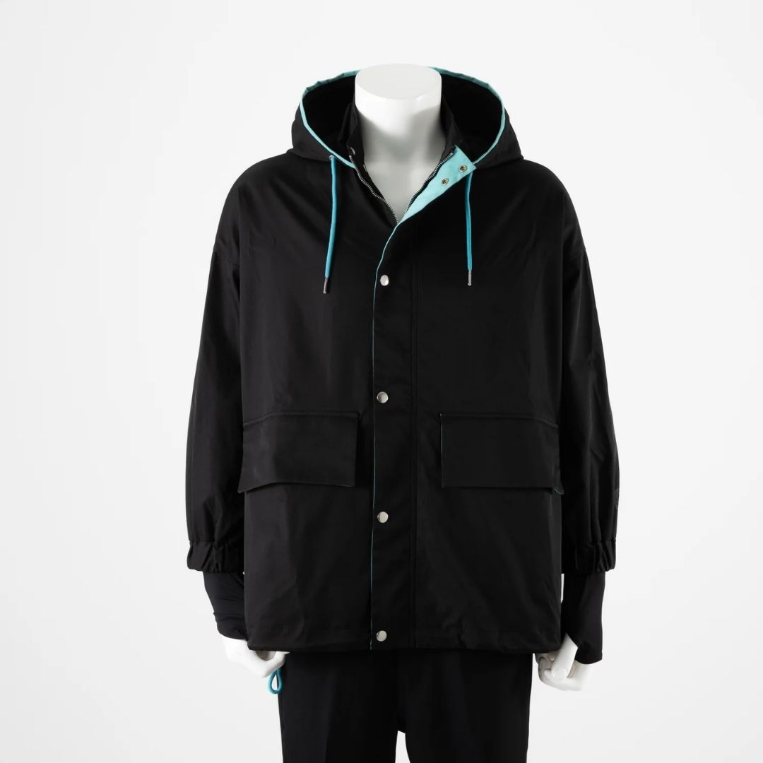 Gnosia Model Outerwear Yuri dengan Detail Mint Green dan Silver Key
