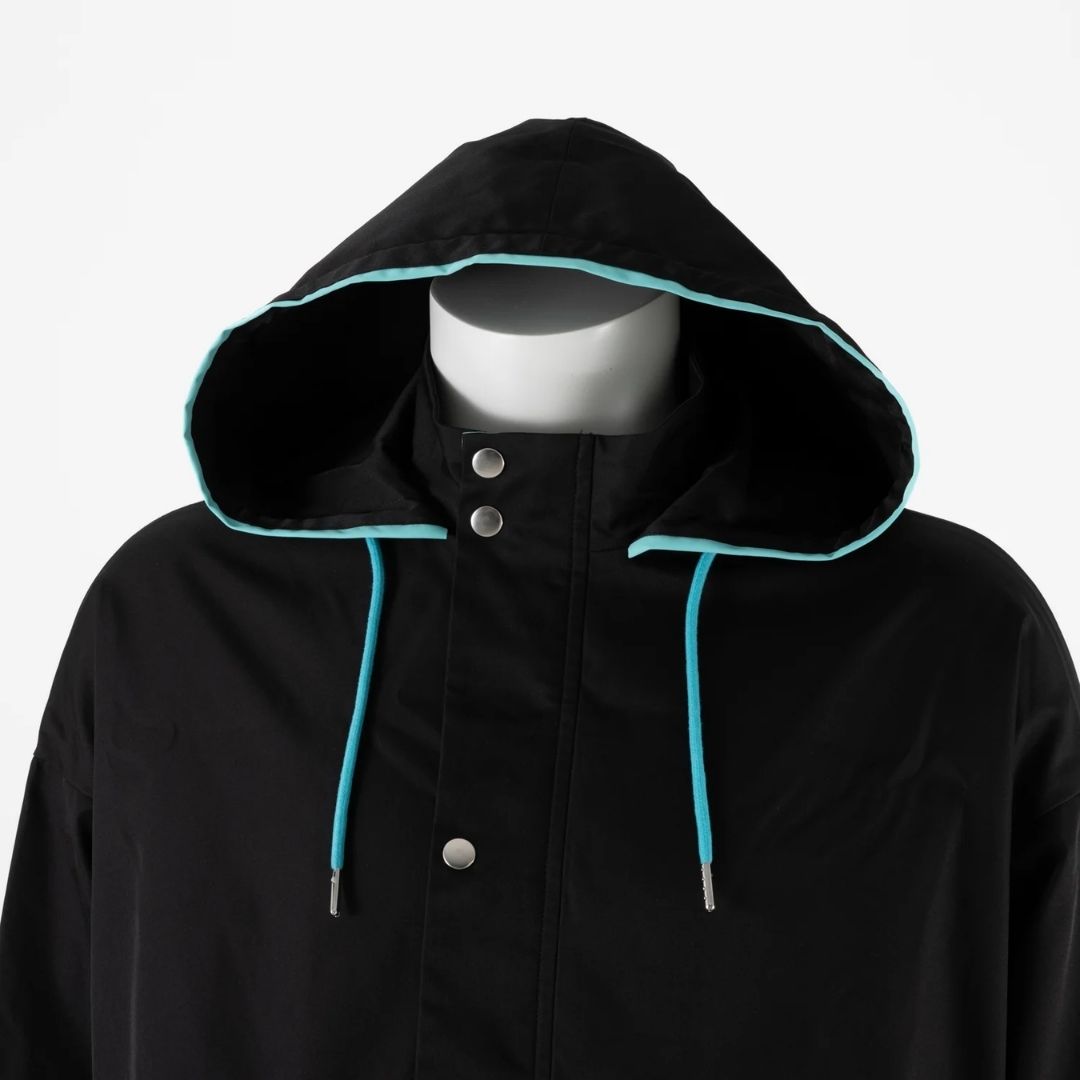Gnosia Model Outerwear Yuri dengan Detail Mint Green dan Silver Key
