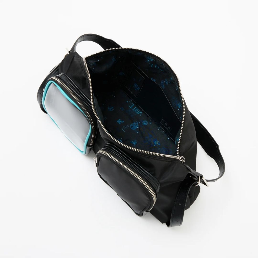 Gnosia Model Bag Shoulder Bag dengan Detail Silver Key dan Desain Yuri Gnosia Model Bag Shoulder Bag dengan Detail Silver Key dan Desain Yuri