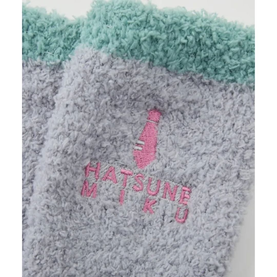 Kaos Kaki Rumah Hatsune Miku Room Socks Soft & Warm