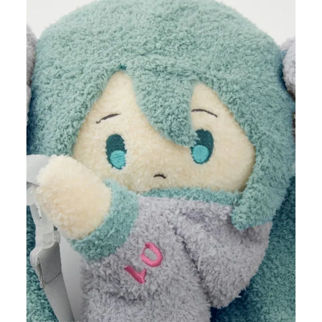 Hatsune Miku 2-Way Fluffy Plush Bag dengan Desain Boneka yang Menggemaskan