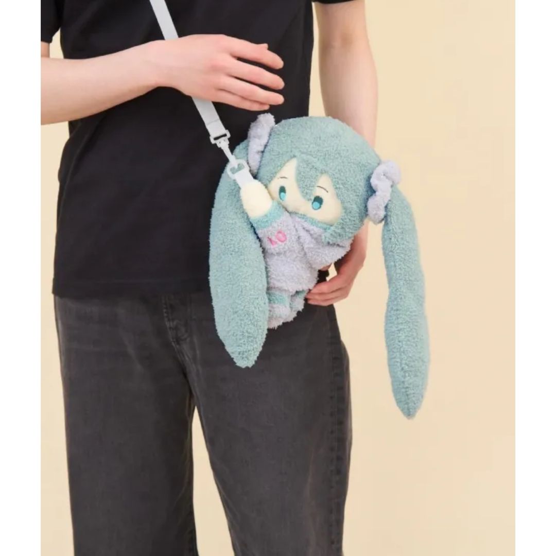Hatsune Miku 2-Way Fluffy Plush Bag dengan Desain Boneka yang Menggemaskan