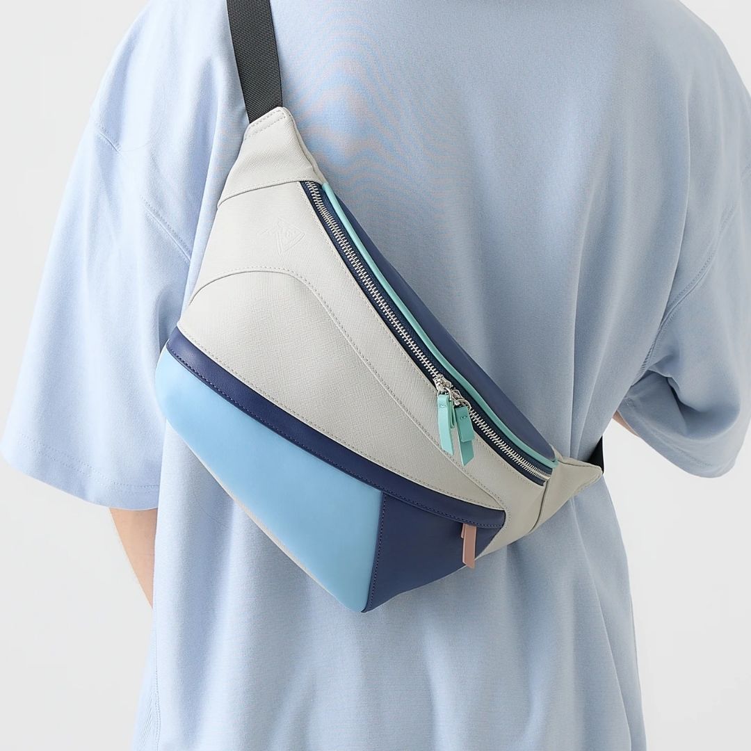 Tas Selempang Akane Tsujikura anemoi Ringan dan Stylish