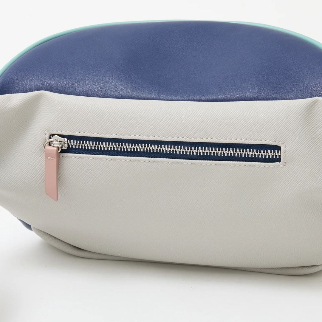 Tas Selempang Akane Tsujikura anemoi Ringan dan Stylish
