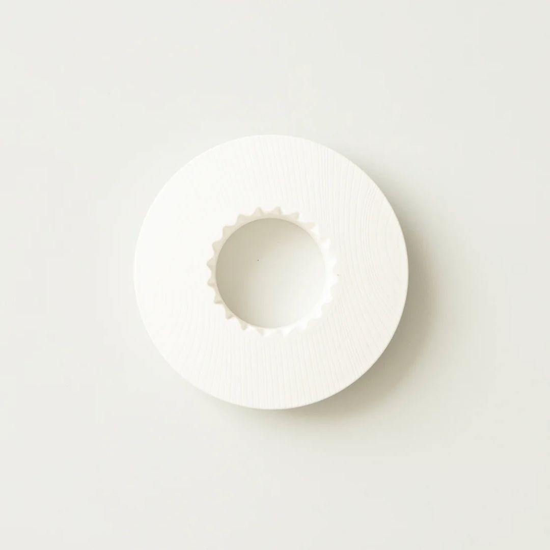 ORIGAMI Holder Grain White untuk Penyangga Dripper dengan Motif Serat Kayu ORIGAMI Holder Grain White untuk Penyangga Dripper dengan Motif Serat Kayu
