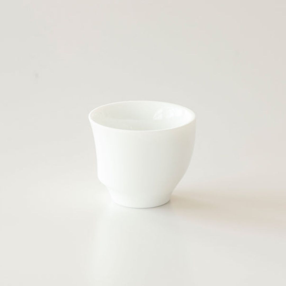 ORIGAMI Sensory Asymmetry Cup White untuk Menikmati Karakter Kopi