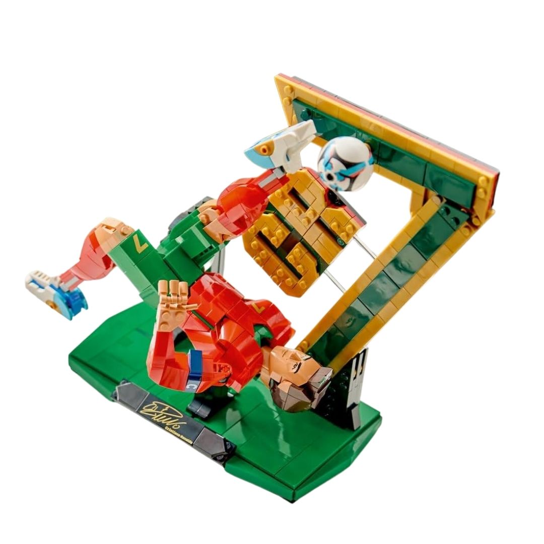 LEGO 43016 Cristiano Ronaldo Legend Edition 854 Pieces CR7 Soccer Display
