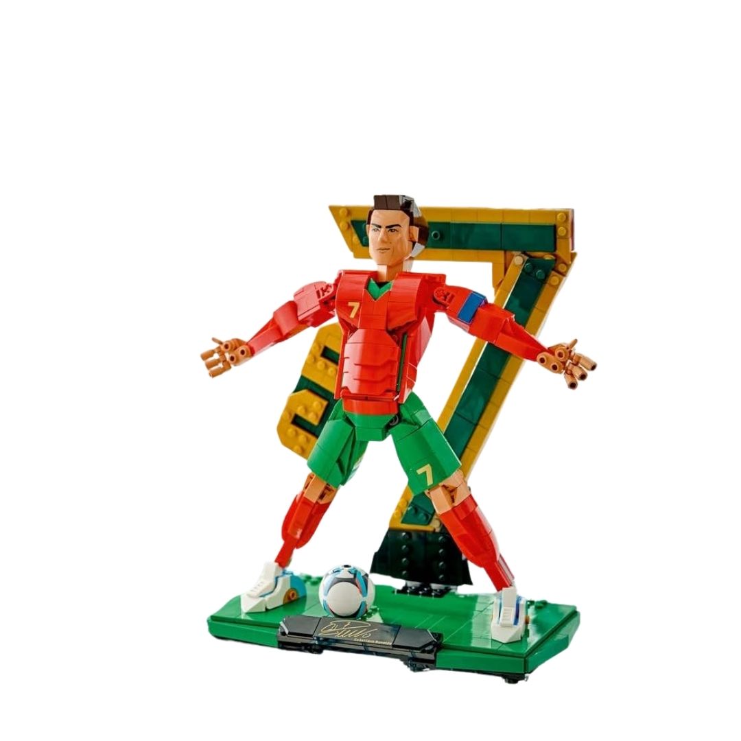 LEGO 43016 Cristiano Ronaldo Legend Edition 854 Pieces CR7 Soccer Display