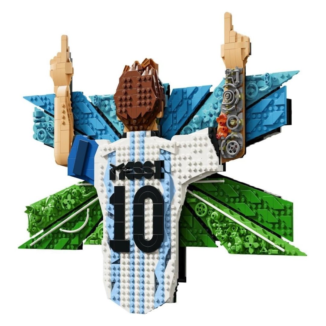 LEGO 43018 Lionel Messi Victory Edition 1427 Pieces Celebration Display LEGO 43018 Lionel Messi Victory Edition 1427 Pieces Celebration Display