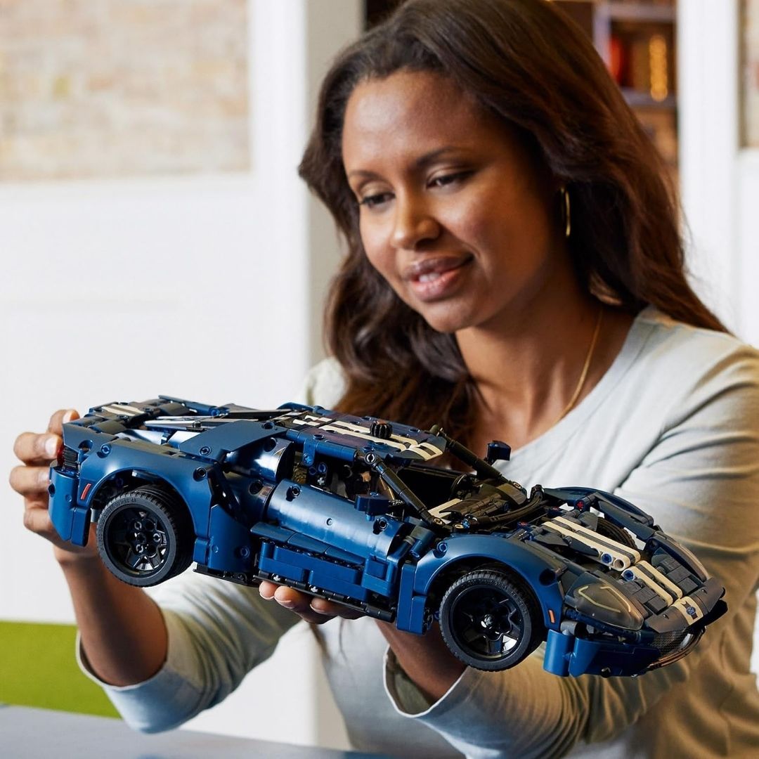 LEGO Technic 2022 Ford GT 42154 1:12 Scale 1468 Pieces Model Car