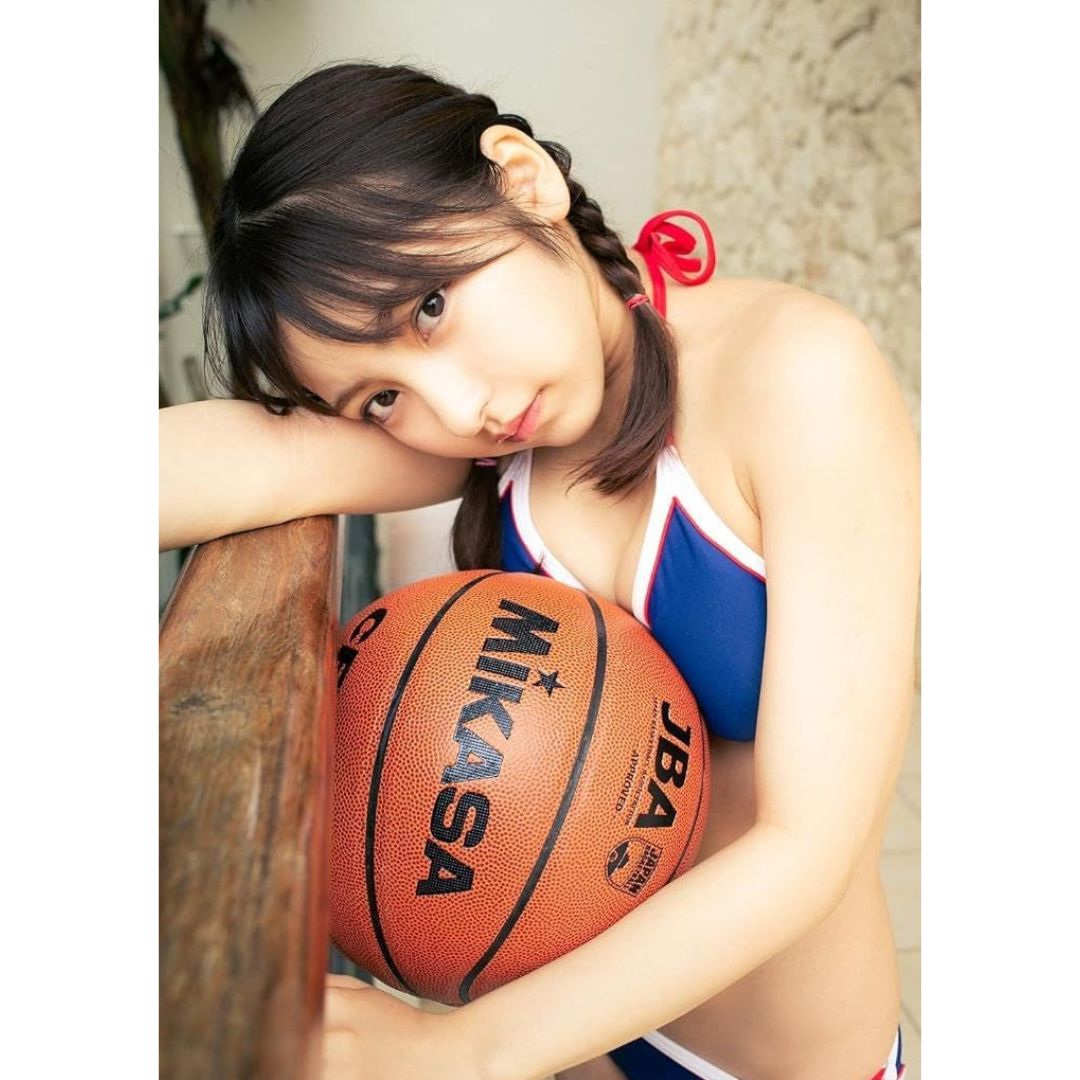 Photobook Chimi Cherry Toomi Zero Ichi Family Edisi 2025 Photobook Chimi Cherry Toomi Zero Ichi Family Edisi 2025