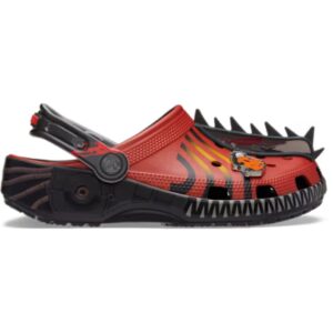 Crocs Chainsaw Man Classic Clogs Limited Edition dengan Jibbitz Chainsaw Man dan Pochita