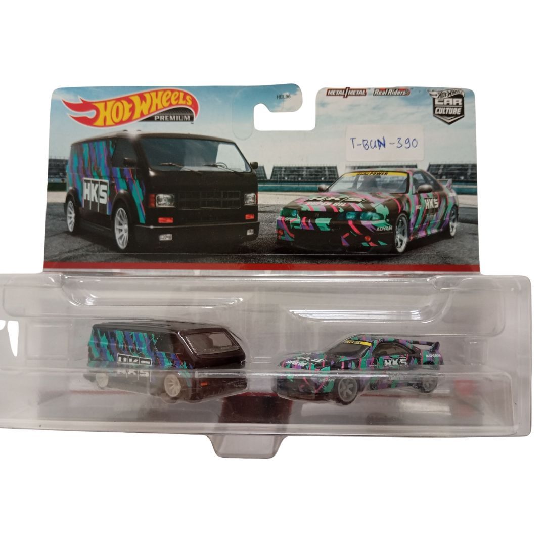  Hot Wheels premium 2 pack MBK Van Nissan 