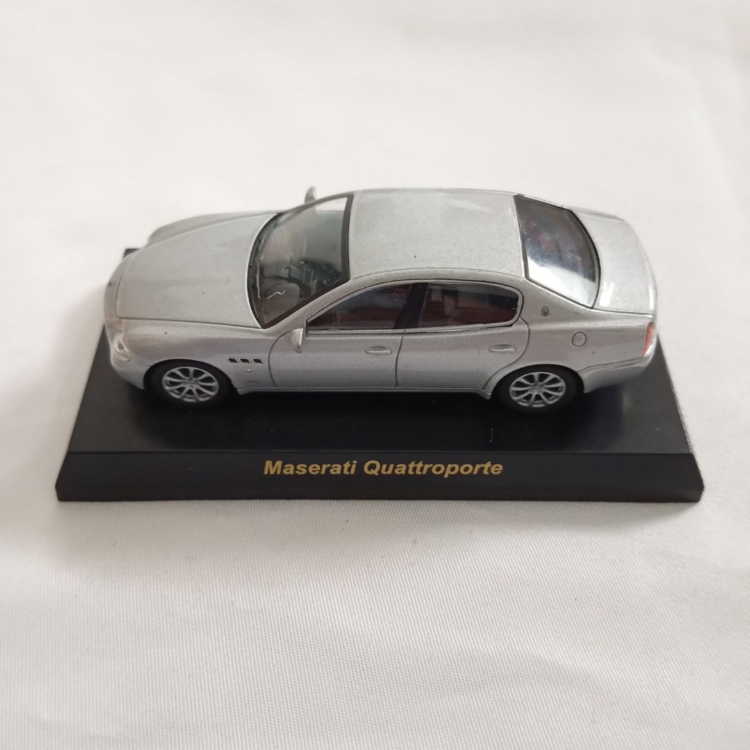  Diecast Kyosho Maserati Quattroporte Silver skala 1/64 