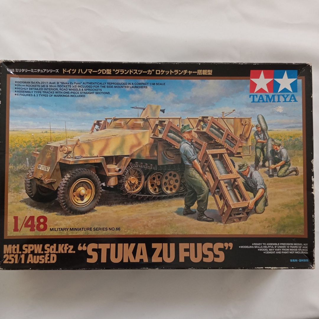 Model kit Tamiya German Halftrack Sd.Kfz.251/1 Ausf.D Stuka zu Fuss skala 1/48 Model kit Tamiya German Halftrack Sd.Kfz.251/1 Ausf.D Stuka zu Fuss skala 1/48